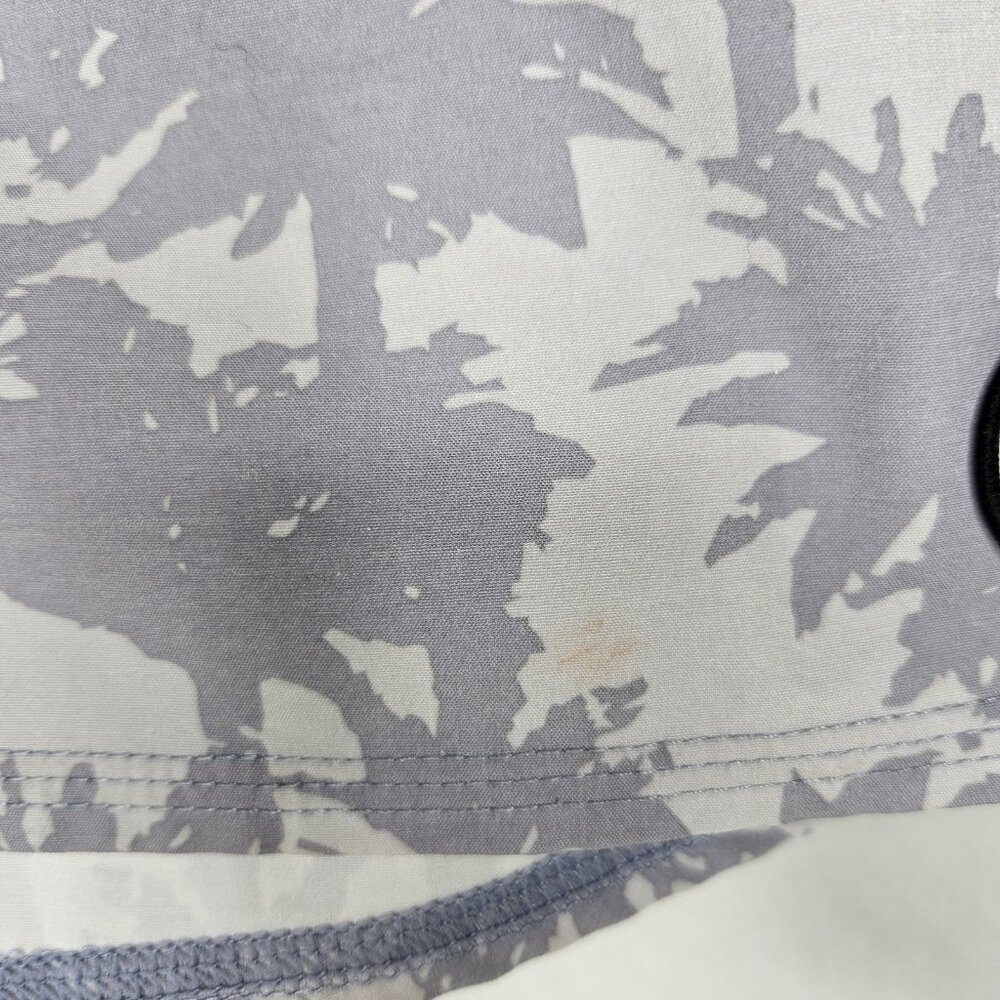 Vuori Men's Cape Shorts In A Grey Palm Print, Size XL - Picture 10 of 10